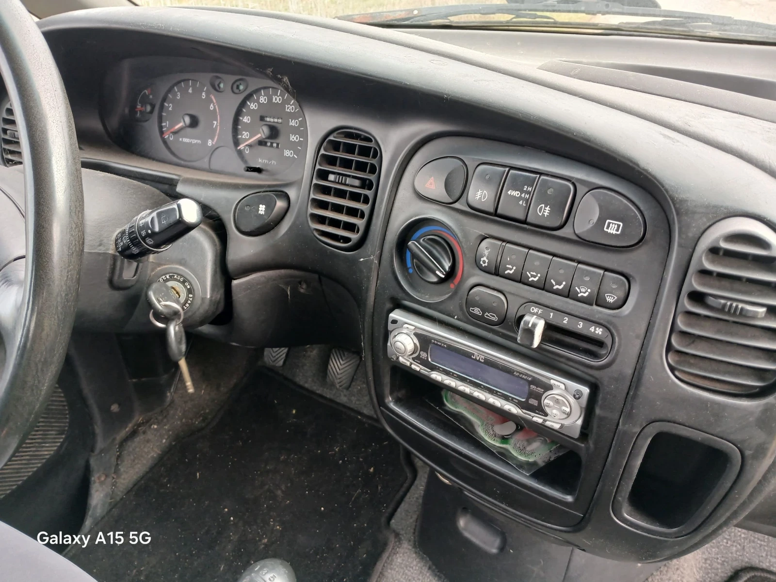 Hyundai Starex 2.4 бензин 4х4 - изображение 10