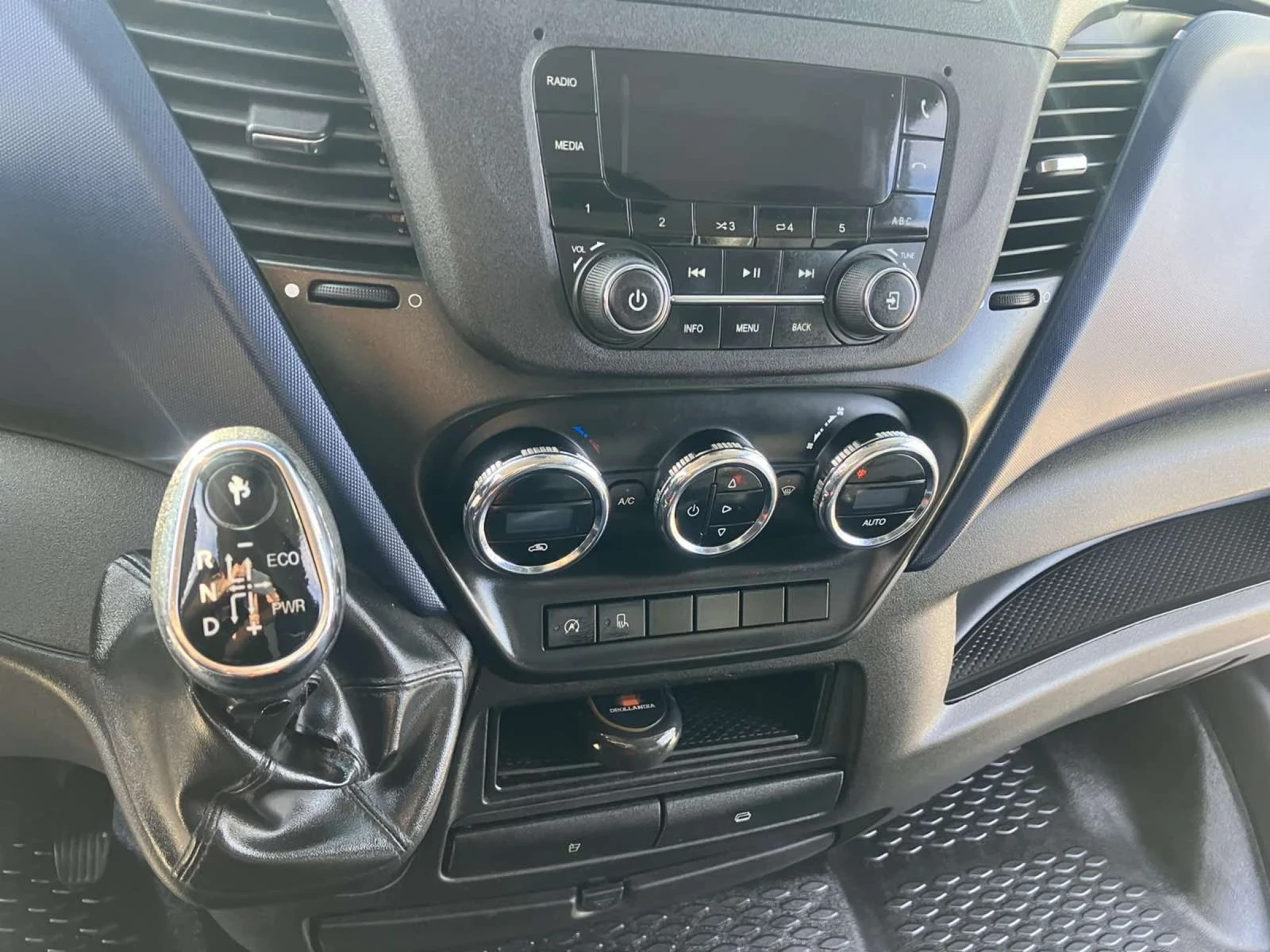 Iveco Daily, снимка 9 - Бусове и автобуси - 54114646