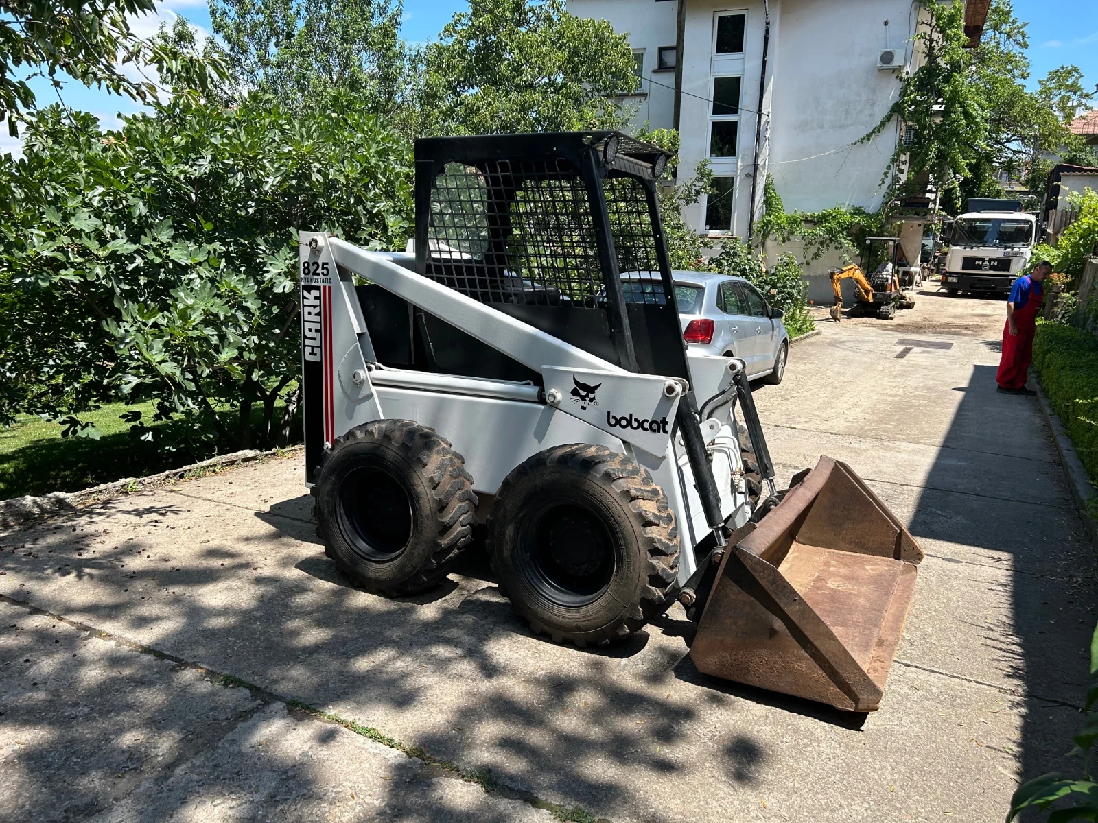 Мини челни товарачи Bobcat 825 - изображение 5