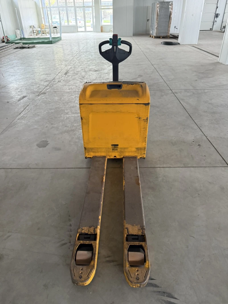 Електрокар Jungheinrich Електрокар Jungheinrich Много добро състояние 408ч, снимка 3 - Индустриална техника - 49798543