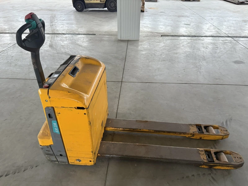 Електрокар Jungheinrich Електрокар Jungheinrich Много добро състояние 408ч, снимка 7 - Индустриална техника - 49798543