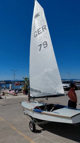 Ветроходна лодка Beneteau Jolle Henriksen, снимка 1