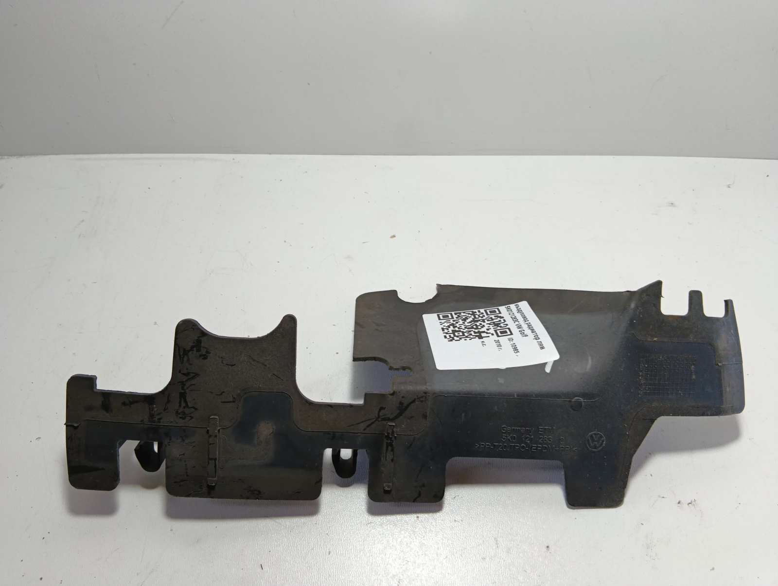 въздуховод радиатор ляв 5K0121283C VW Golf