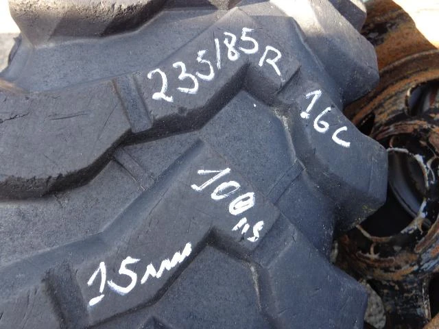 Гуми Всесезонни 235/85R16, снимка 1 - Гуми и джанти - 15017868