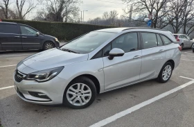 Opel Astra Sports Tourer, снимка 1