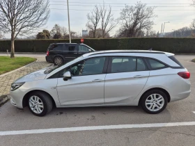 Opel Astra Sports Tourer, снимка 2