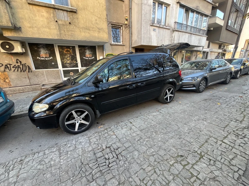 Chrysler Voyager, снимка 8 - Автомобили и джипове - 48363220