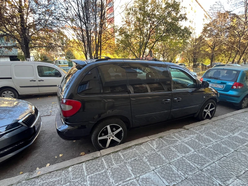 Chrysler Voyager, снимка 1 - Автомобили и джипове - 48363220