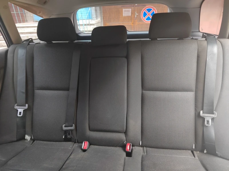 Toyota Avensis, снимка 13 - Автомобили и джипове - 52500176