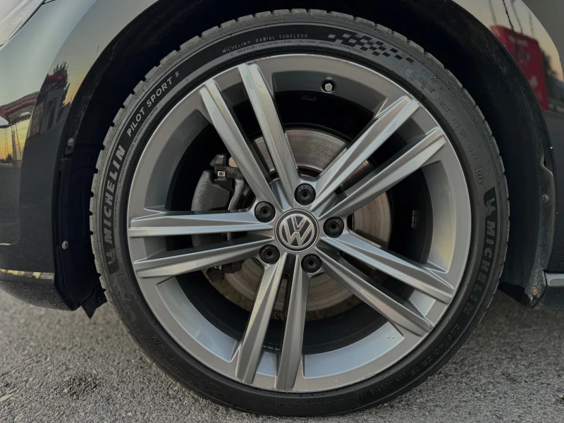 VW Golf 2.0 TDI Highline, Кожа, Keyless, Панорама, LED, снимка 6 - Автомобили и джипове - 51851759