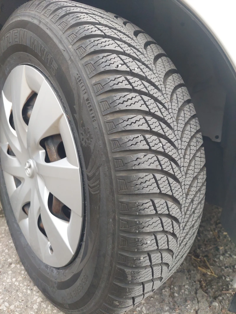 Toyota Verso S, снимка 16 - Автомобили и джипове - 51970850