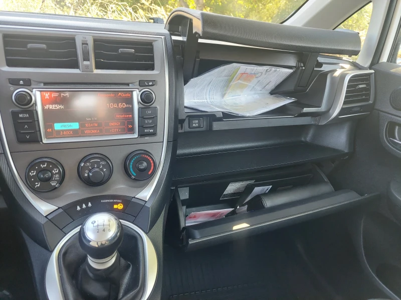 Toyota Verso S, снимка 10 - Автомобили и джипове - 51970850