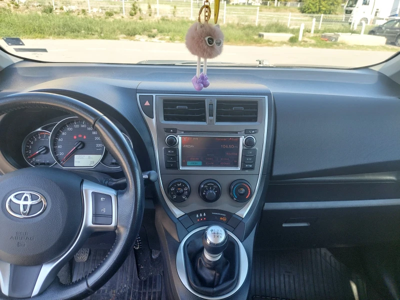 Toyota Verso S, снимка 11 - Автомобили и джипове - 51970850