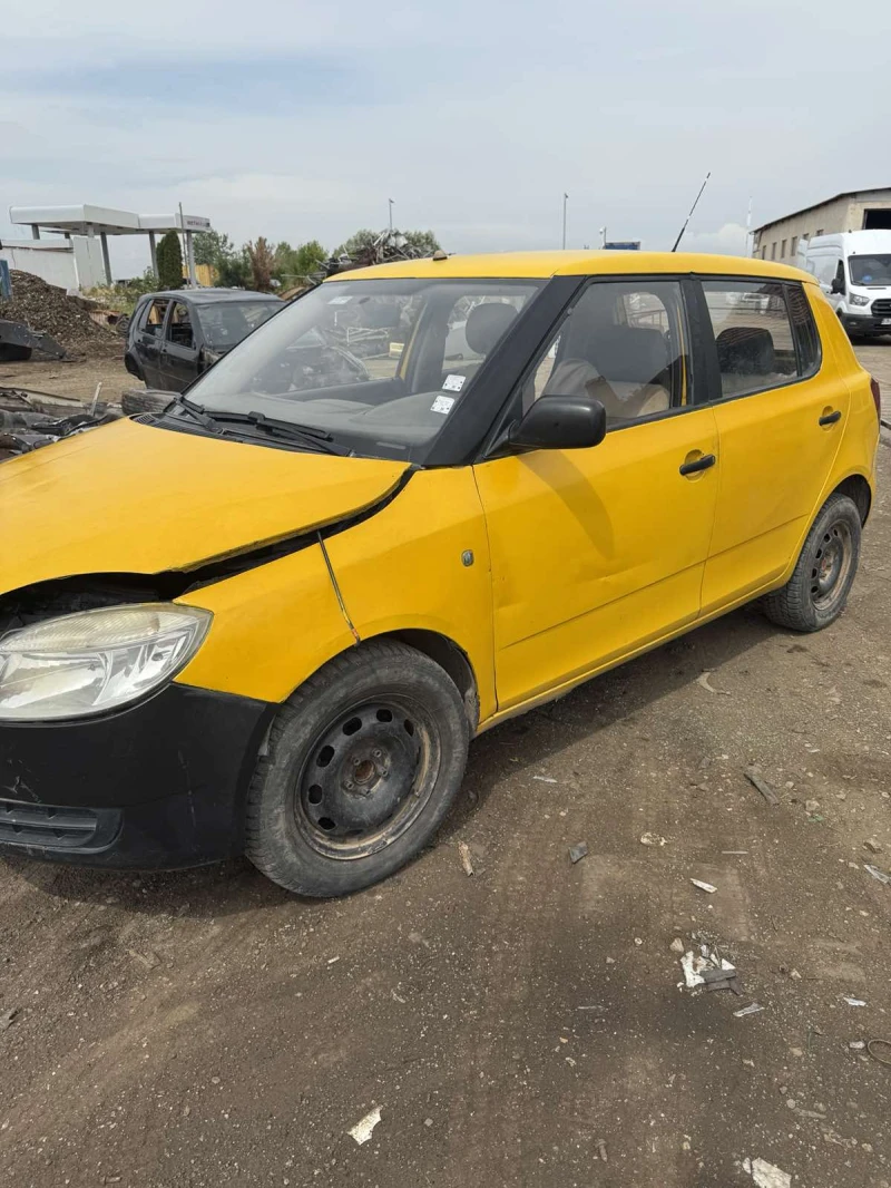 Skoda Fabia, снимка 2 - Автомобили и джипове - 51996936