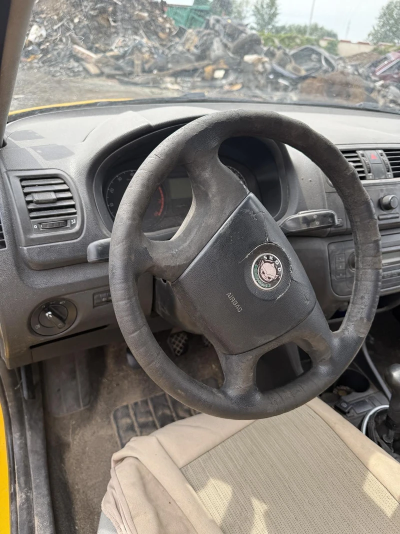 Skoda Fabia, снимка 10 - Автомобили и джипове - 51996936