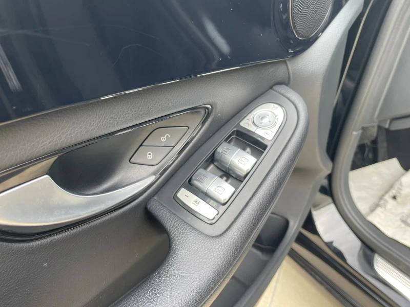 Mercedes-Benz C 220, снимка 9 - Автомобили и джипове - 52091370