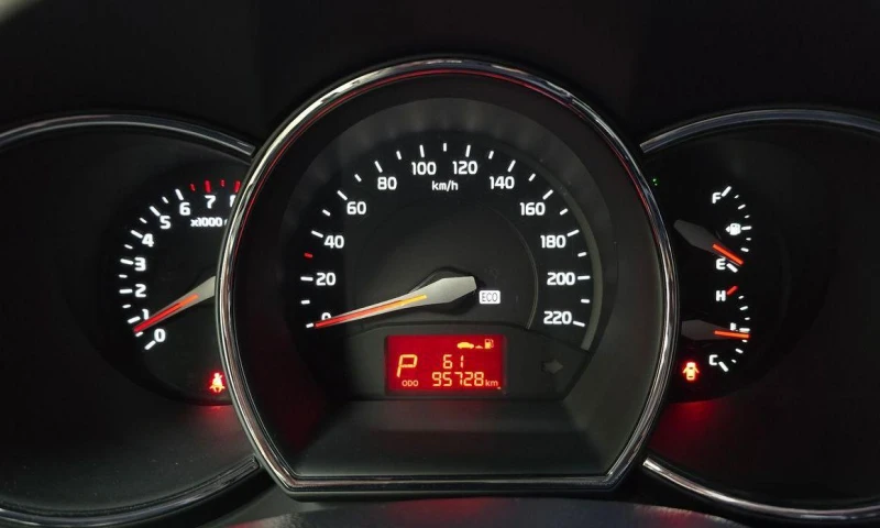 Kia Pride 4DR 1.4 MPI Trendy * НАЙ-ДОБРА ЦЕНА В БЪЛГАРИЯ* , снимка 6 - Автомобили и джипове - 52111161