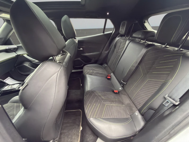Peugeot 2008 GT 1.2 PureTech 130 EAT8 EURO 6.4, снимка 12 - Автомобили и джипове - 53273626