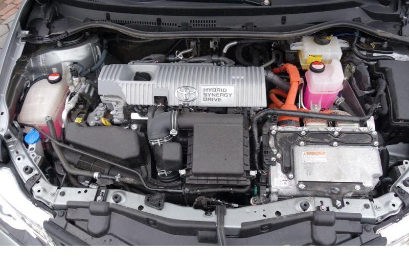 Toyota Auris HYBRID1.8i-ЧАСТИ, снимка 3 - Автомобили и джипове - 14435990