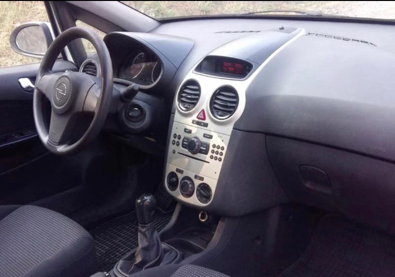 Opel Corsa 1.3 CDTI, снимка 3 - Автомобили и джипове - 27046535