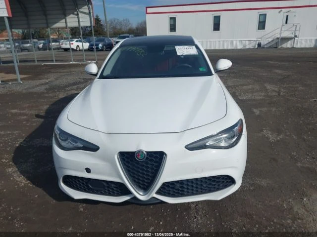 Alfa Romeo Giulia Ti Sport 280 *   *  | Mobile.bg   5