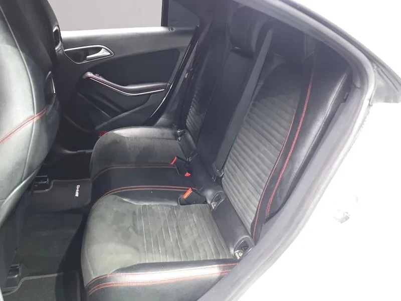 Mercedes-Benz CLA 220 Amg Line, снимка 12 - Автомобили и джипове - 56072117
