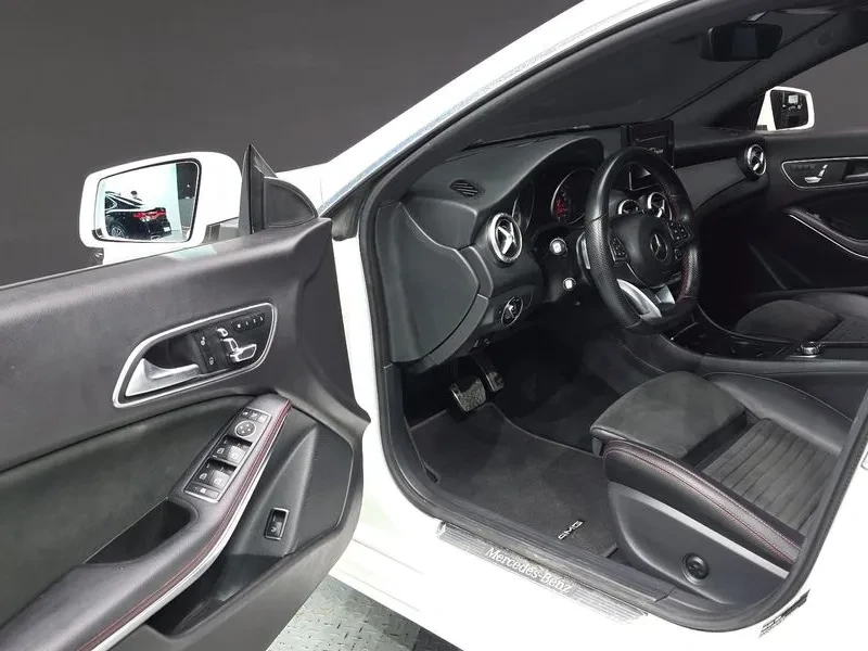 Mercedes-Benz CLA 220 Amg Line, снимка 10 - Автомобили и джипове - 56072117
