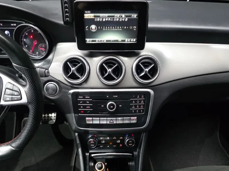 Mercedes-Benz CLA 220 Amg Line, снимка 17 - Автомобили и джипове - 56072117