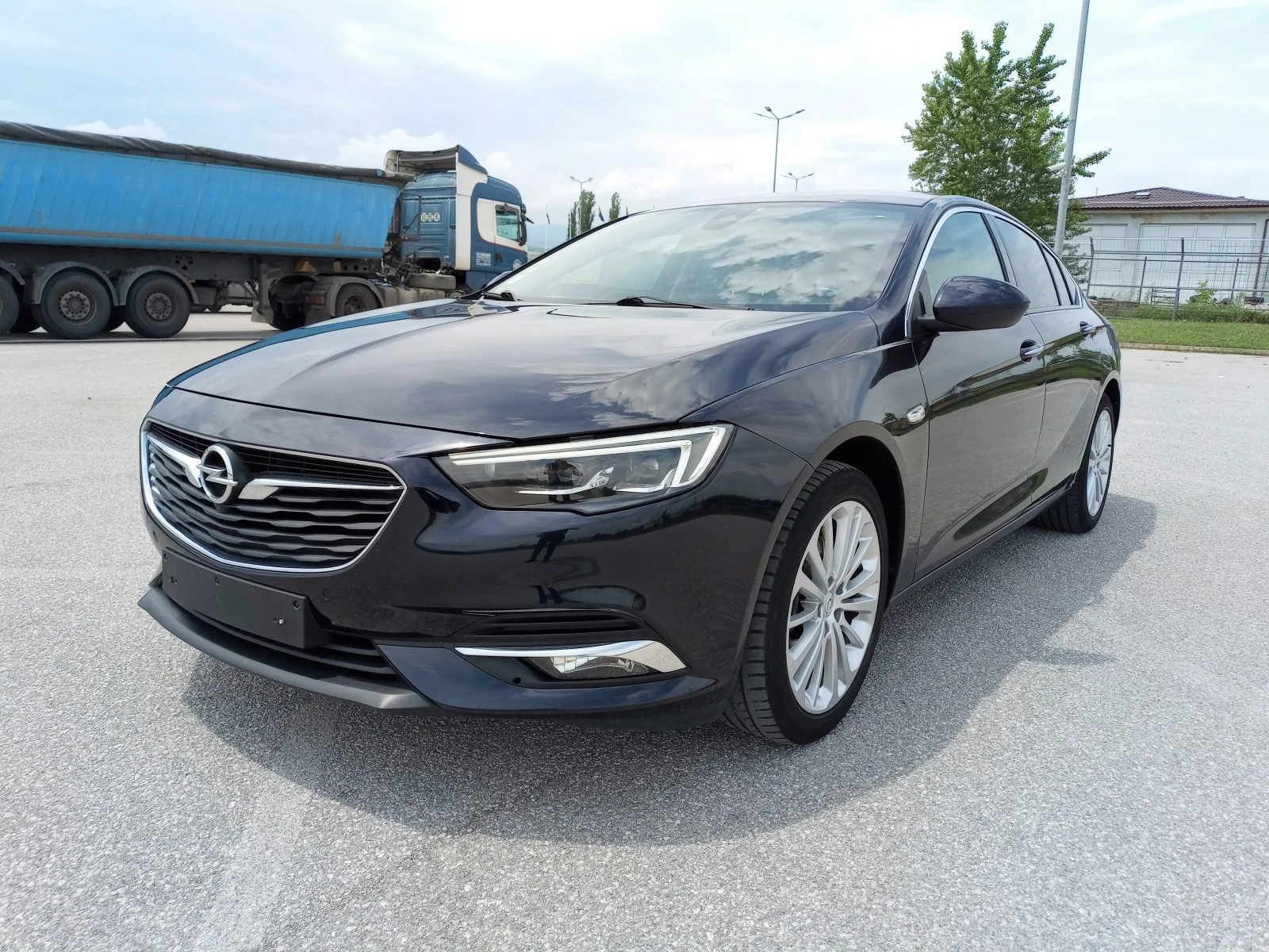 Opel Insignia Grand Sport 1.6 CDTI Elite АВТОМАТИК NAVI LED  - изображение 4