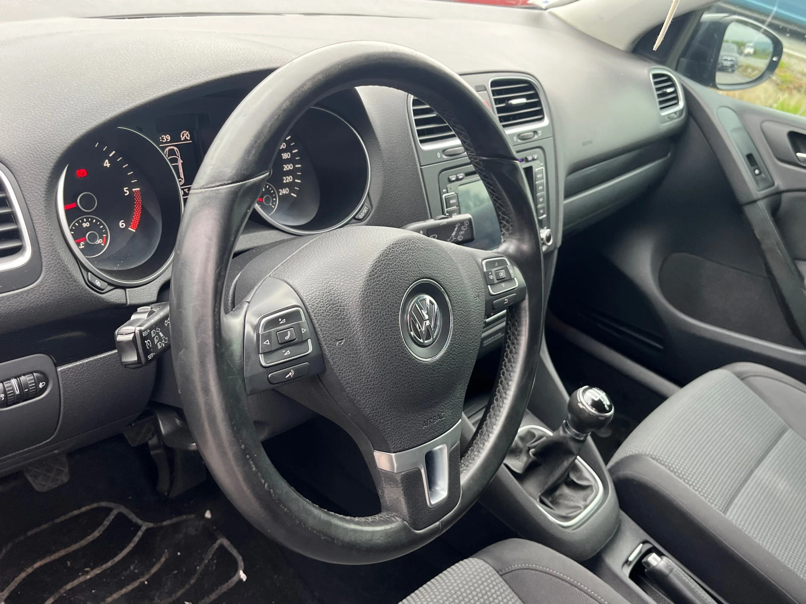 VW Golf 1.6 TDI EURO 5 - изображение 5