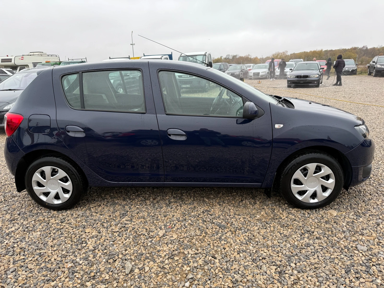 Dacia Sandero 1.2BENZIN-75PS-KLIMA - изображение 4