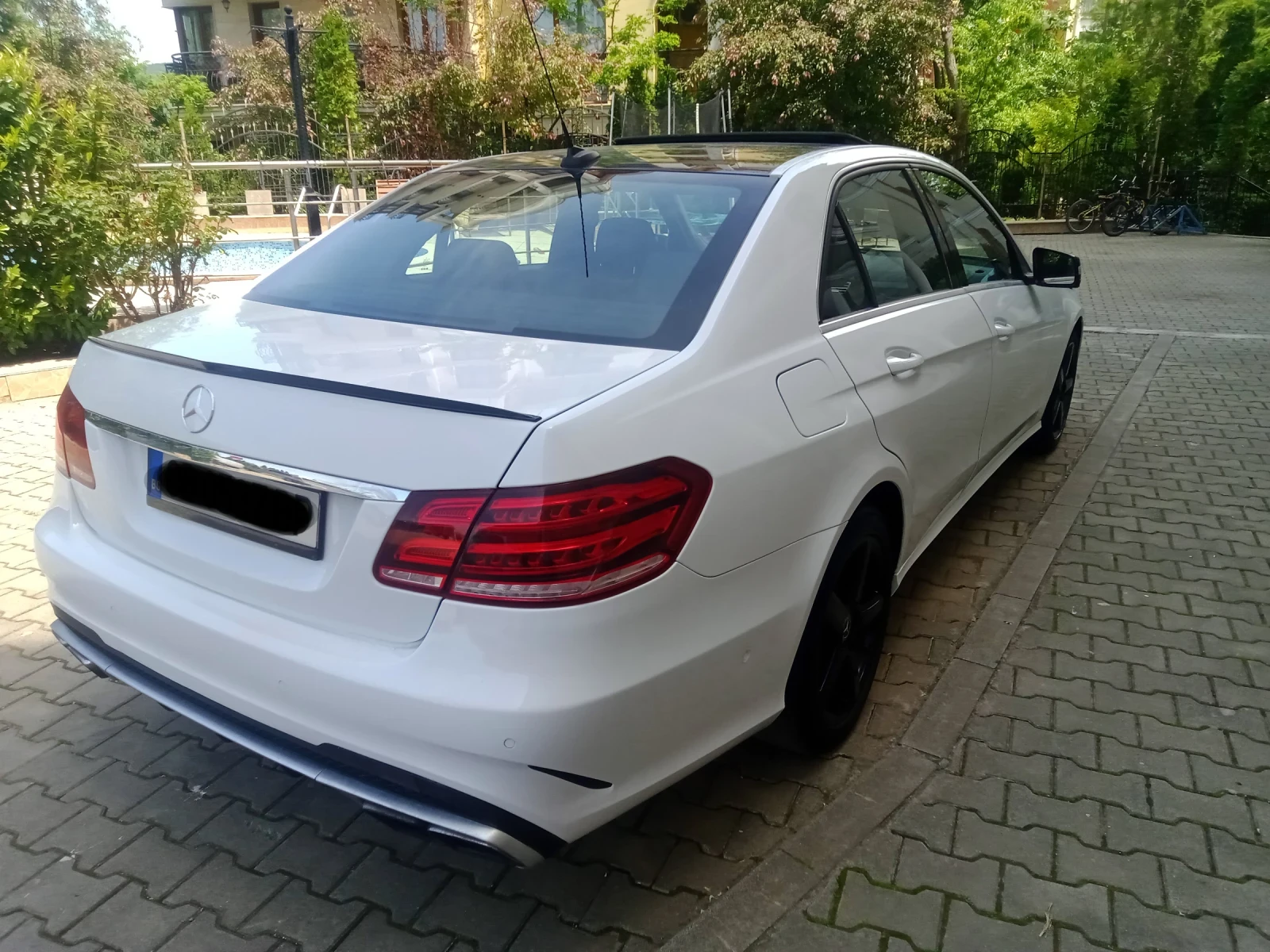 Mercedes-Benz E 200 Amg Pack* Отлична - изображение 4