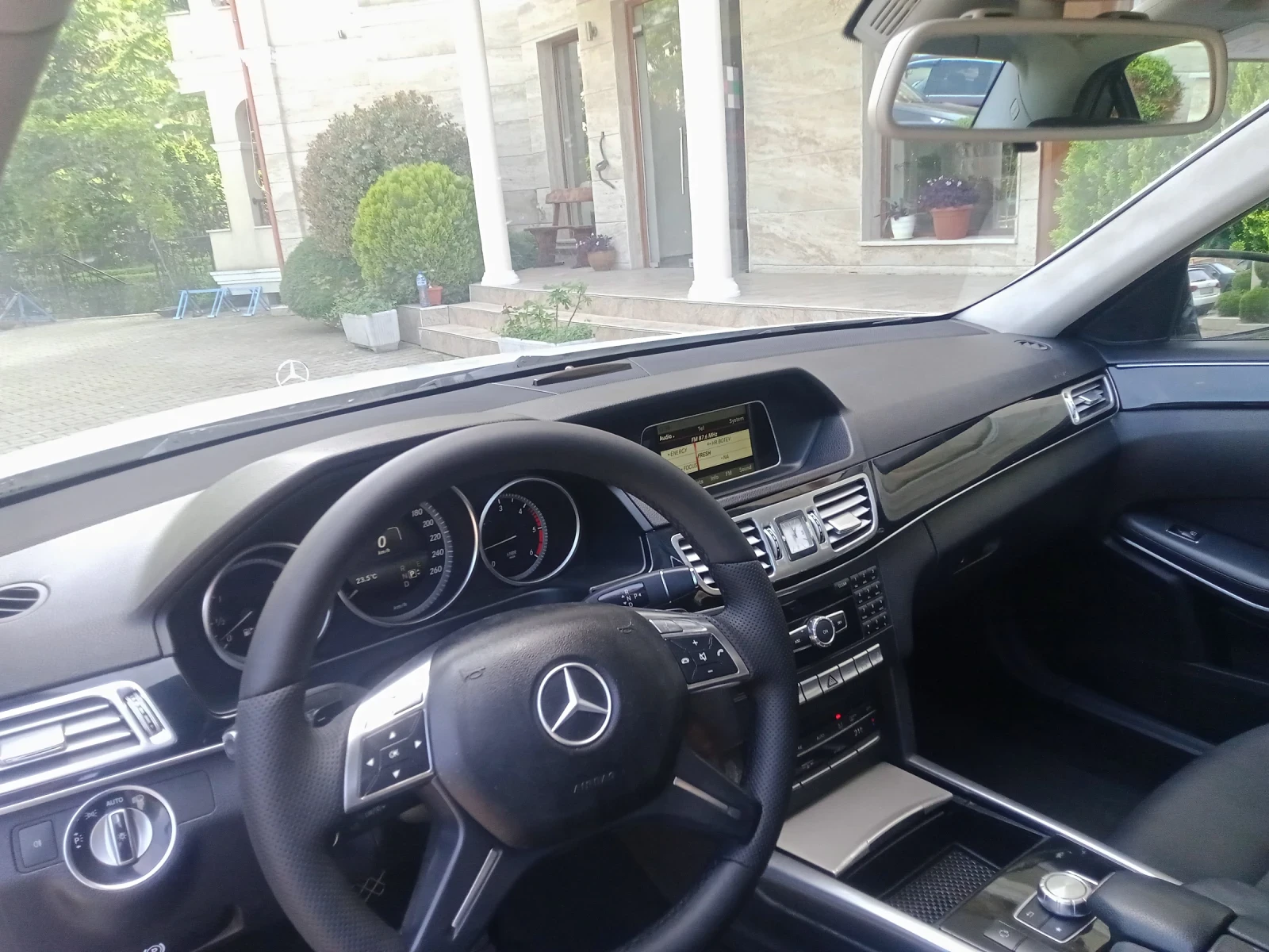 Mercedes-Benz E 200 Amg Pack* Отлична - изображение 7