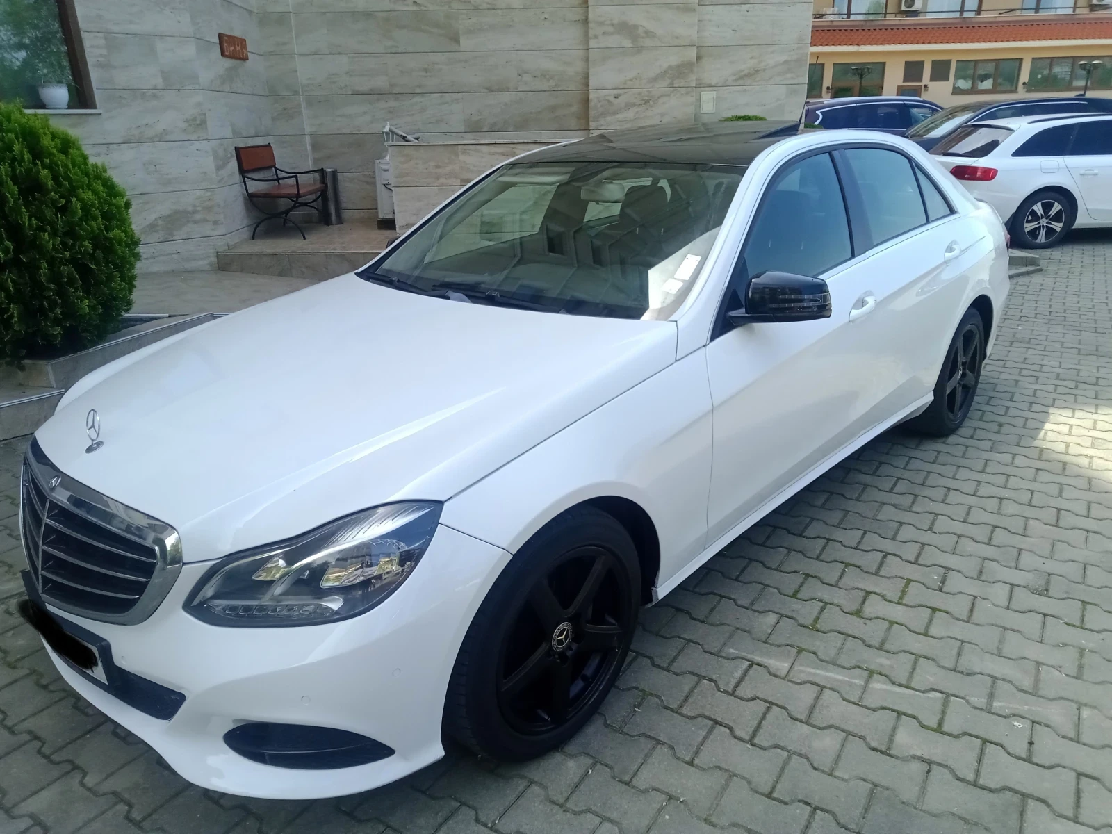Mercedes-Benz E 200 AMG Line - изображение 3