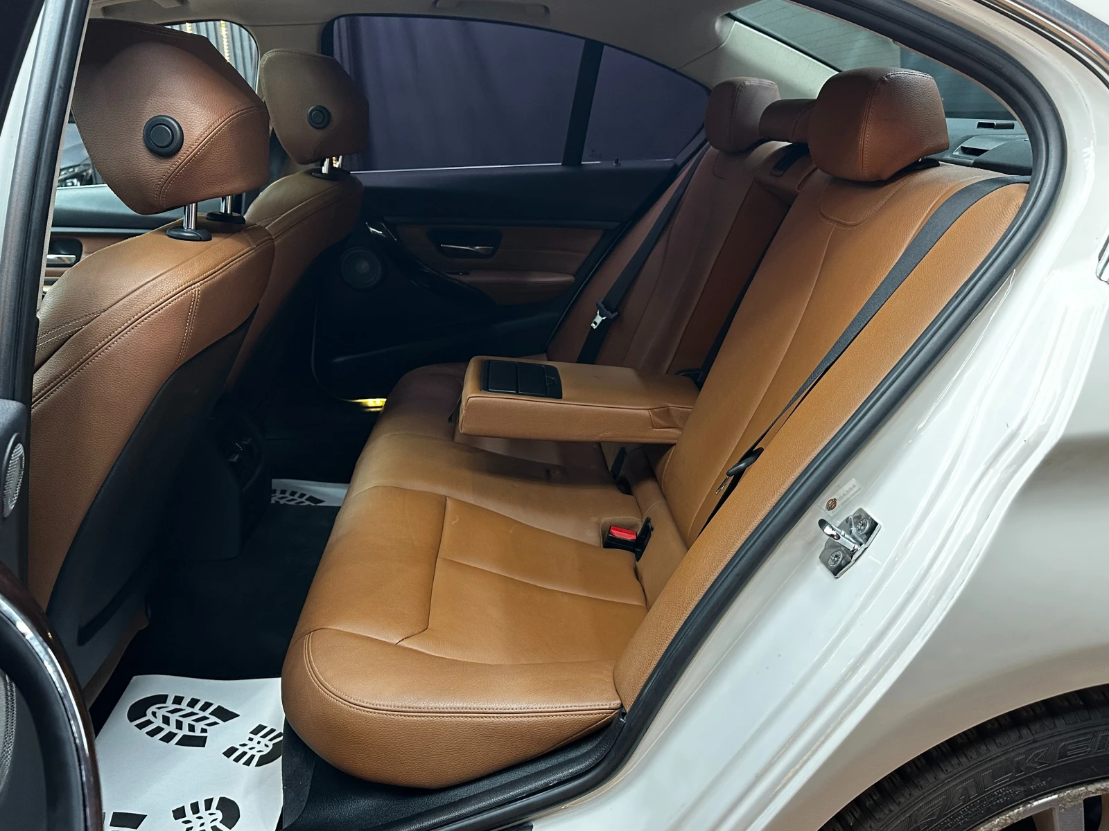 BMW 335 3.0i 306 к.с./ГАРАНЦИЯ/БАРТЕР/ЛИЗИНГ/КОМЕНТАР, снимка 9 - Автомобили и джипове - 51699085