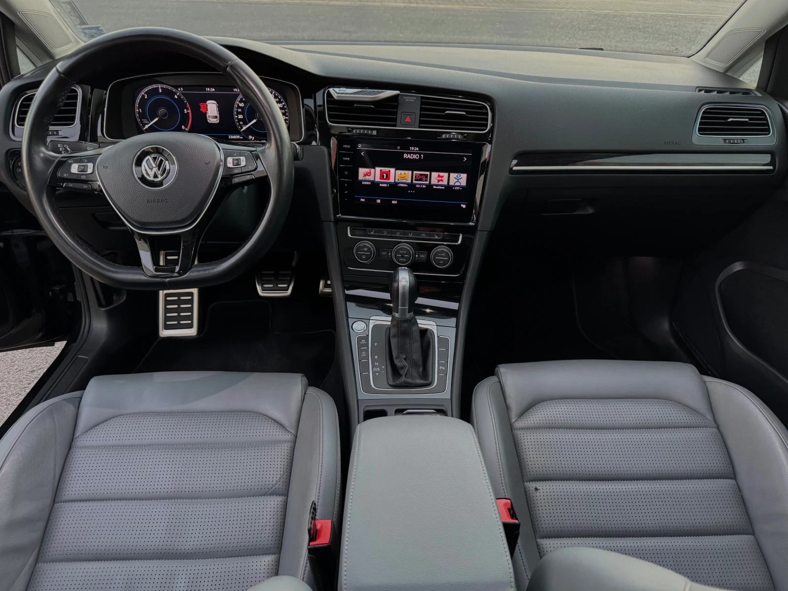 VW Golf 2.0 TDI Highline, Кожа, Keyless, Панорама, LED - изображение 7