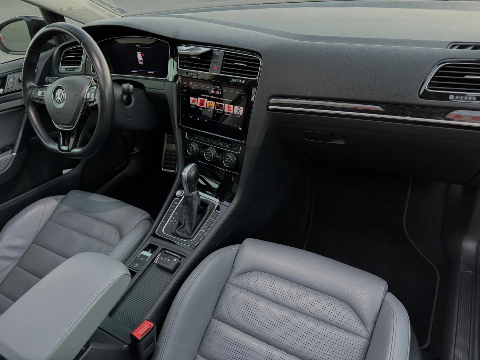 VW Golf 2.0 TDI Highline, Кожа, Keyless, Панорама, LED - изображение 9