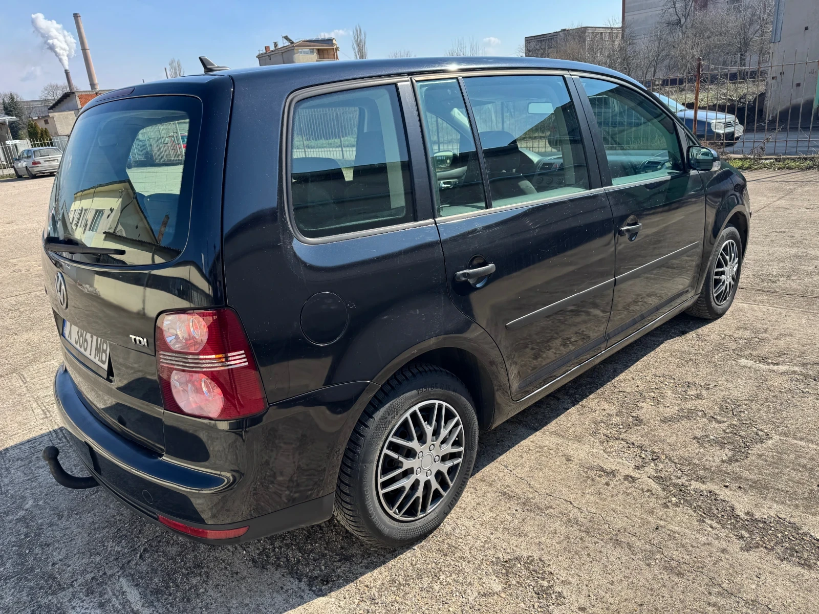 VW Touran 1.9 TDI 6+ 1, снимка 2 - Автомобили и джипове - 53497725