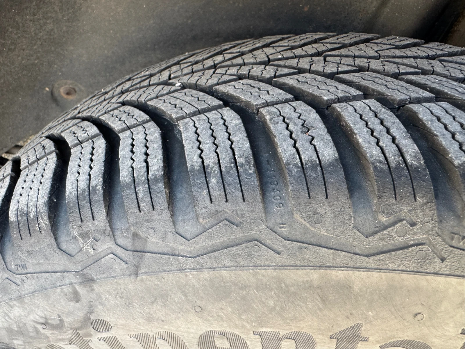 VW Touran 1.9 TDI 6+ 1, снимка 12 - Автомобили и джипове - 53497725