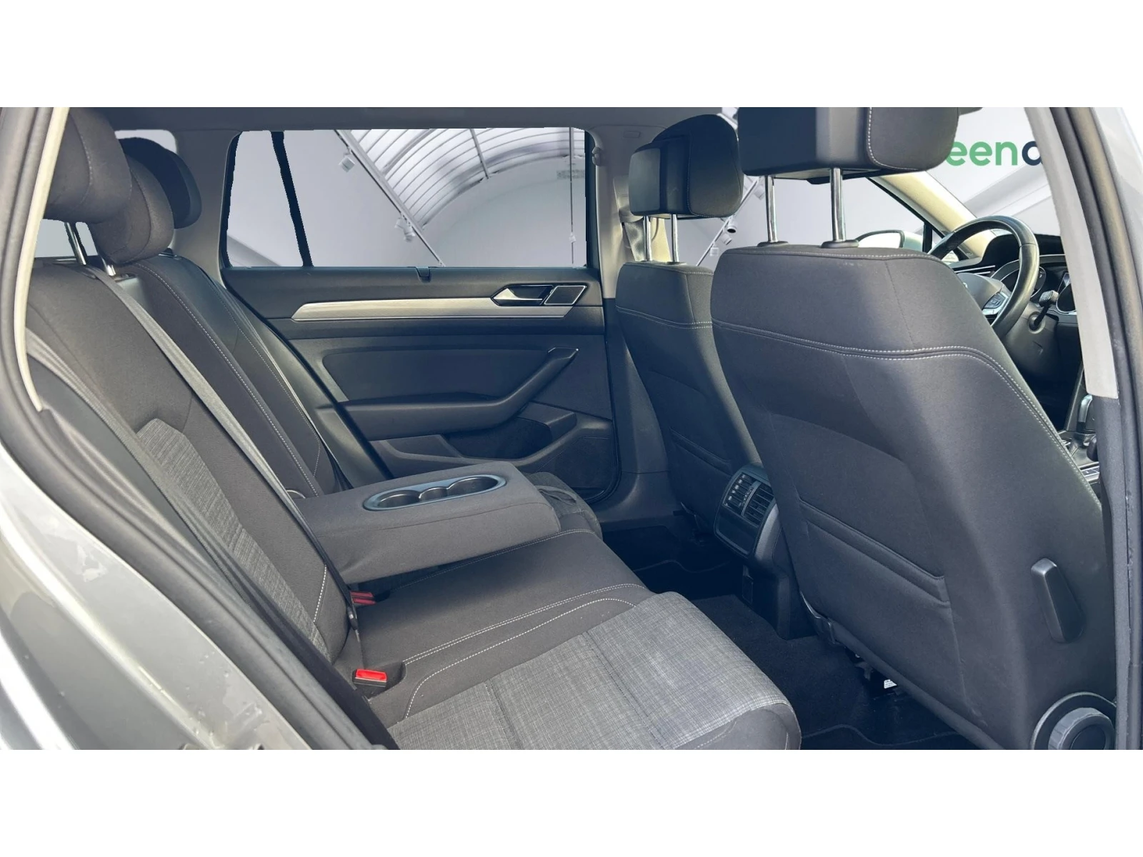 VW Passat 2. 0 TDi DSG SCR, Месечна вноска от 255  , снимка 10 - Автомобили и джипове - 53824064