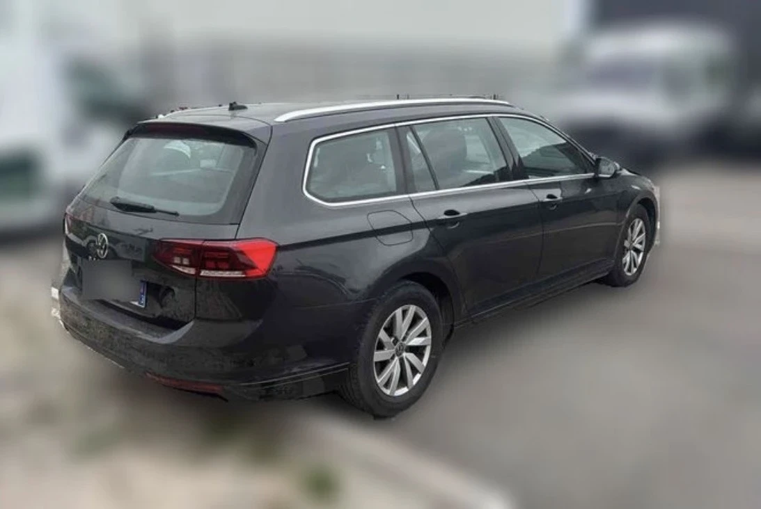 VW Passat фейслифт 2.0tdi 150hp DSG7 история , снимка 3 - Автомобили и джипове - 54366392