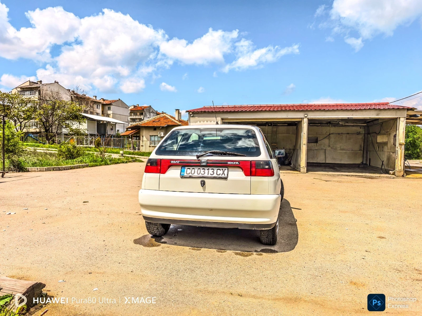 Seat Ibiza 1.0, снимка 9 - Автомобили и джипове - 54397663