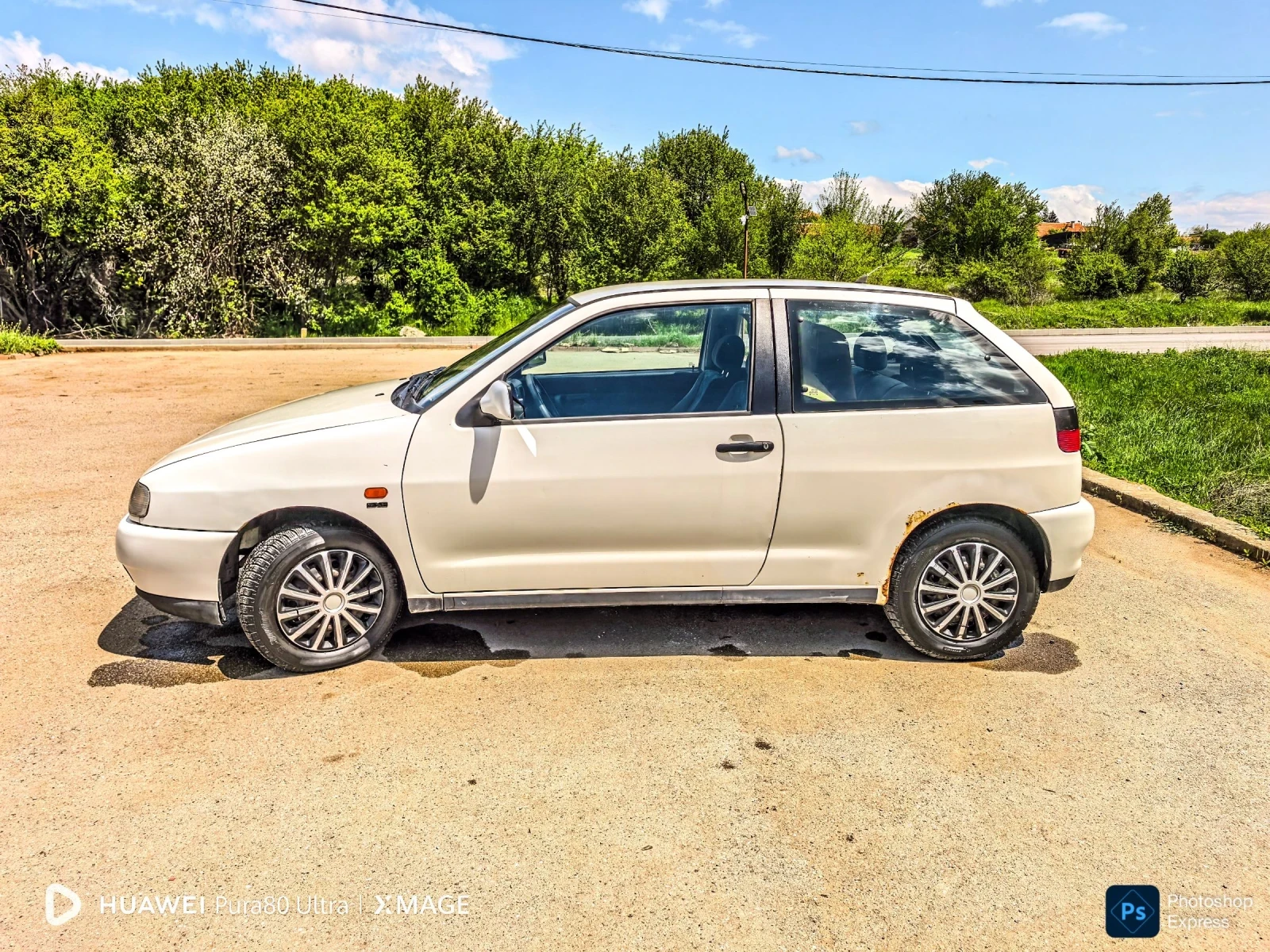 Seat Ibiza 1.0, снимка 2 - Автомобили и джипове - 54397663