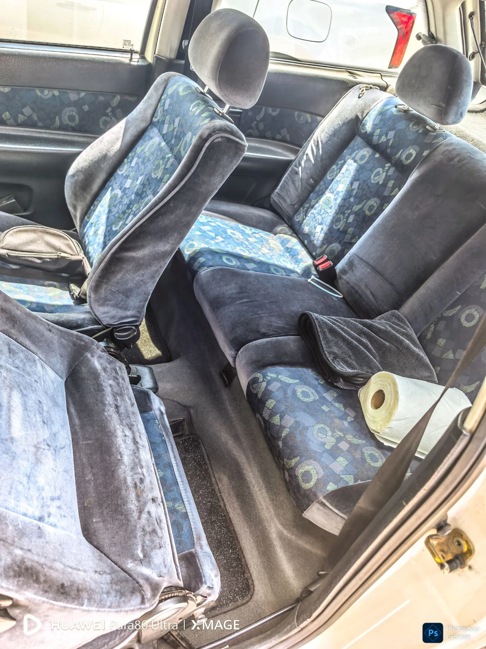 Seat Ibiza 1.0, снимка 13 - Автомобили и джипове - 54397663