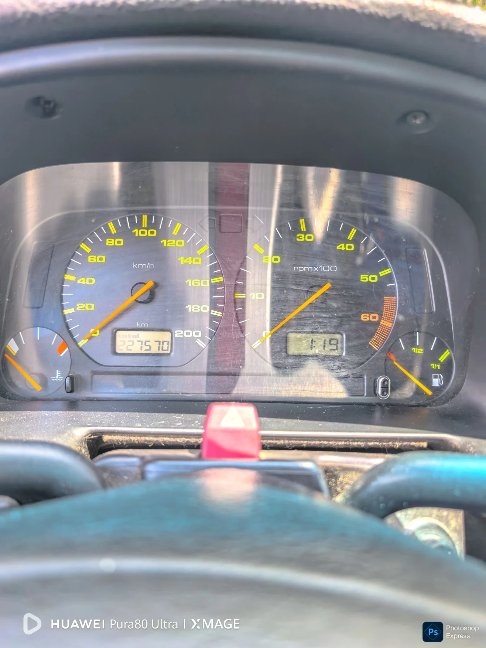 Seat Ibiza 1.0, снимка 11 - Автомобили и джипове - 54397663