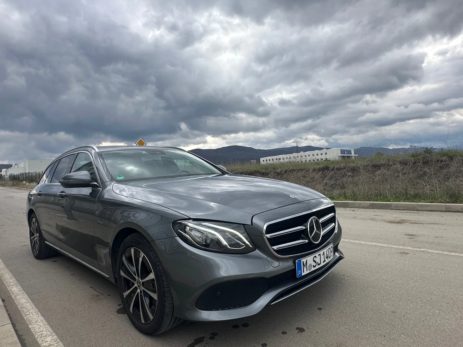 Mercedes-Benz E 300 E300DE Plug in hybrid, снимка 8 - Автомобили и джипове - 55697835