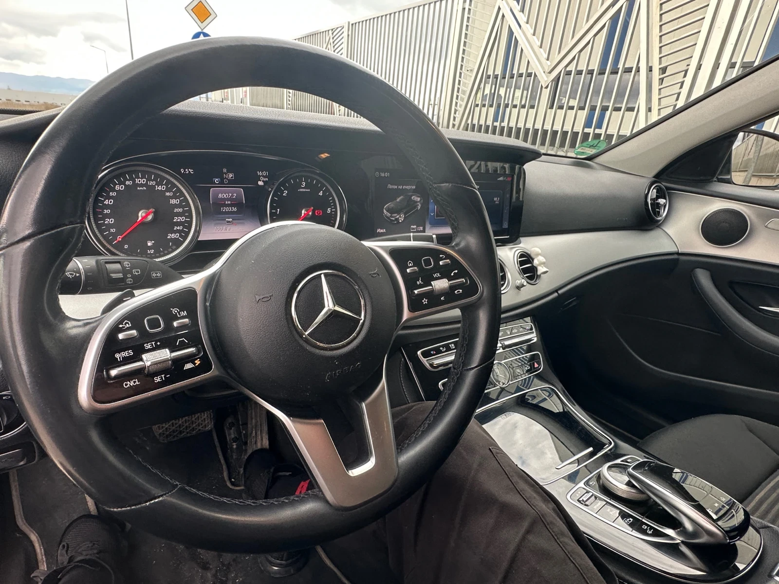 Mercedes-Benz E 300 E300DE Plug in hybrid, снимка 3 - Автомобили и джипове - 55697835