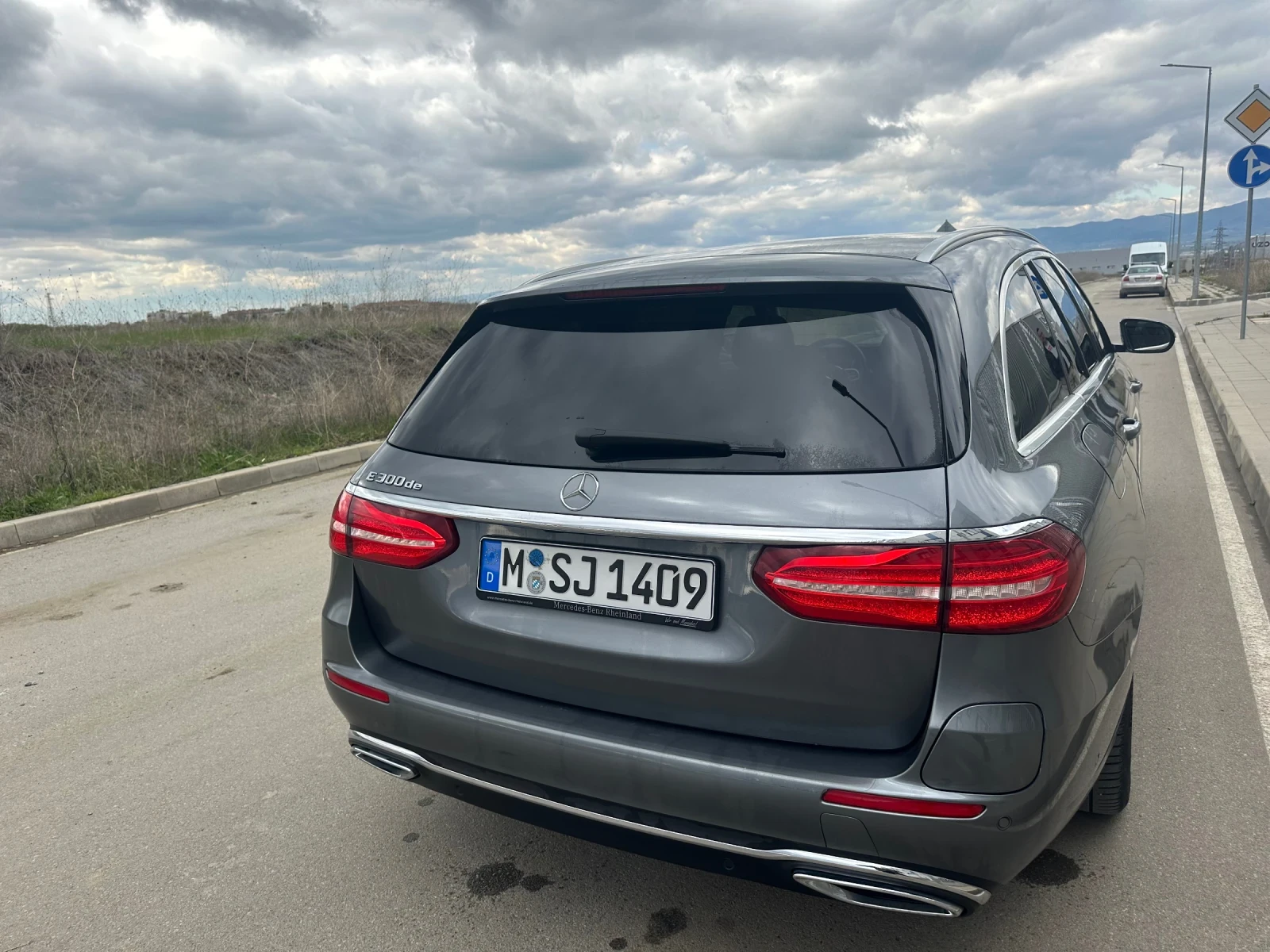 Mercedes-Benz E 300 E300DE Plug in hybrid, снимка 10 - Автомобили и джипове - 55697835