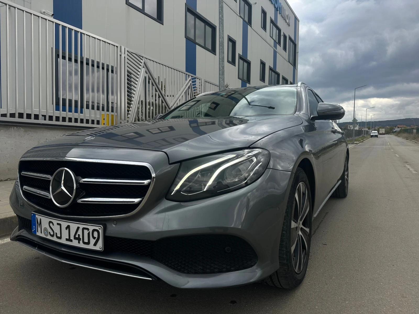 Mercedes-Benz E 300 E300DE Plug in hybrid, снимка 7 - Автомобили и джипове - 55697835