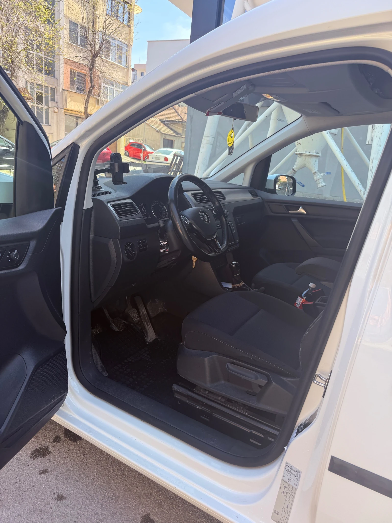 VW Caddy 2.0 Tdi, снимка 7 - Автомобили и джипове - 56211508